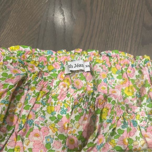 With Jéan off the shoulder top - Picture 3 of 4